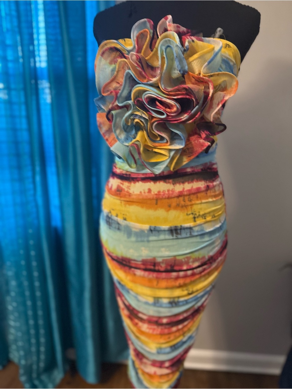 Multicolor Ruffle Sleeve Bodycon Midi Dress – Abstract Print